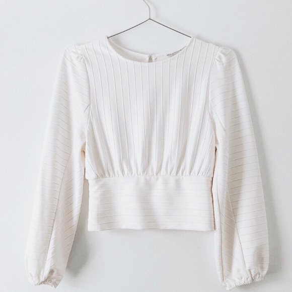 H&M • Bell Sleeve 70’s Style Top - Picture 1 of 4